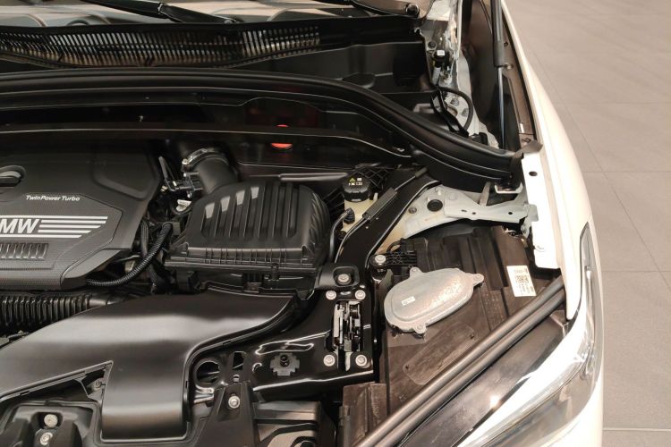 宝马X1 2022款 sDrive25Li 领先型机舱底盘26