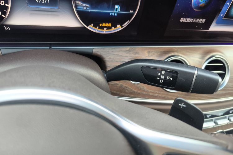 奔驰E级 2019款 E 260 L局部细节18