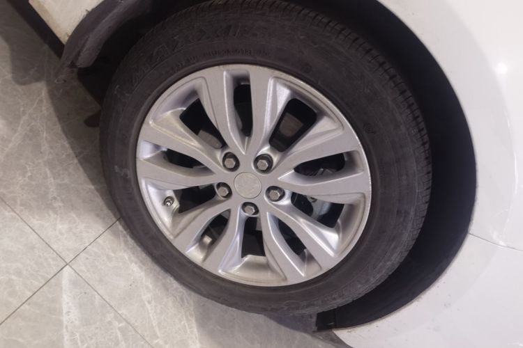 别克 英朗 2021款 典范 1.5L 自动精英型车身外观10