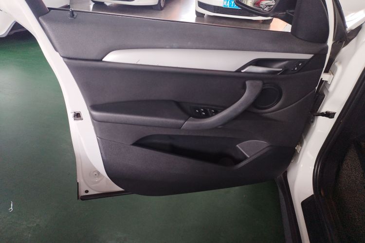 宝马X1 2016款 sDrive18Li 时尚型中控内饰47