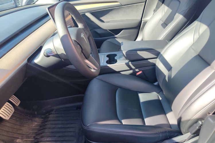 特斯拉 Model 3 2021款 Performance高性能全轮驱动版中控内饰19