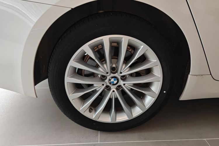 宝马5系 2019款 改款 525Li 豪华套装车身外观6008