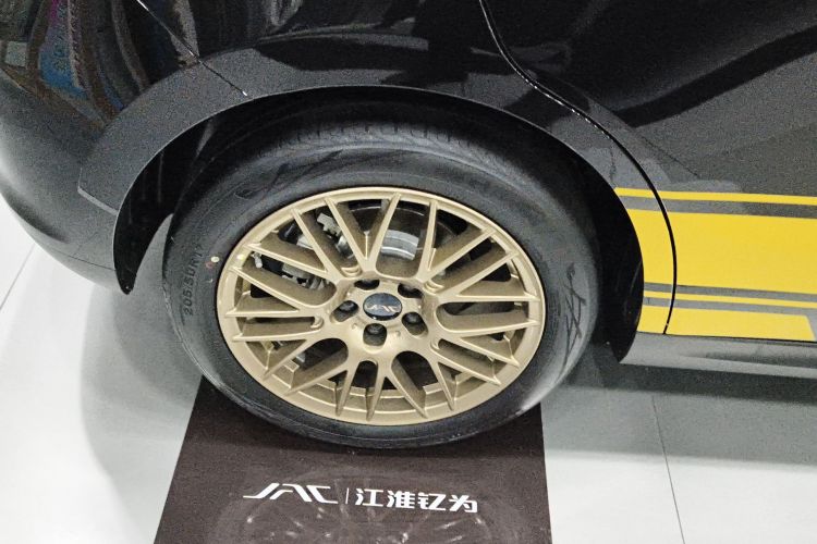 江淮钇为 钇为3 2025款 330km 黑凤梨版车身外观6008