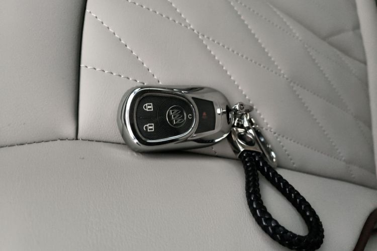 别克GL8 2021款 陆上公务舱 652T 舒适型中控内饰7001