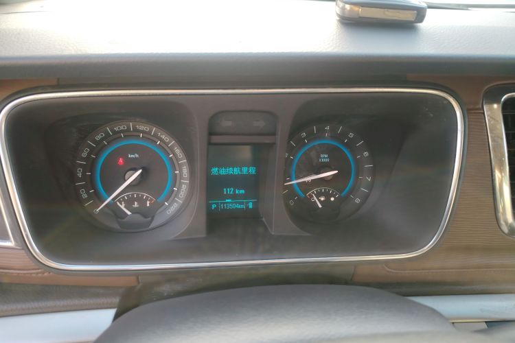 别克GL8 2014款 3.0L XT豪华商务旗舰版中控内饰14