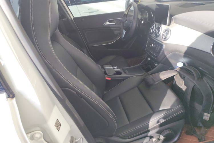 奔驰GLA 2016款 GLA 220 4MATIC 时尚型局部细节41