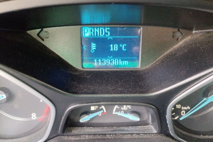 福特 福克斯 2015款 三厢 1.6L 自动风尚型中控内饰15