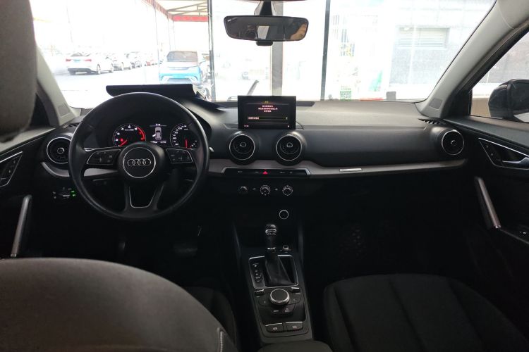 奥迪Q2L 2020款 35 TFSI 进取动感型中控内饰7002