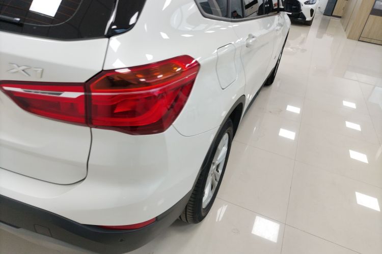 宝马X1 2016款 sDrive18Li 尊享型车身外观6004