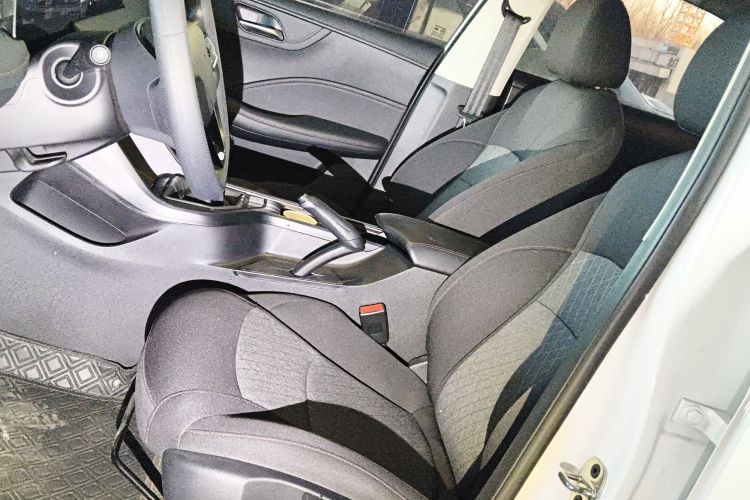 荣威i5 2023款 1.5L 手动舒享版中控内饰19