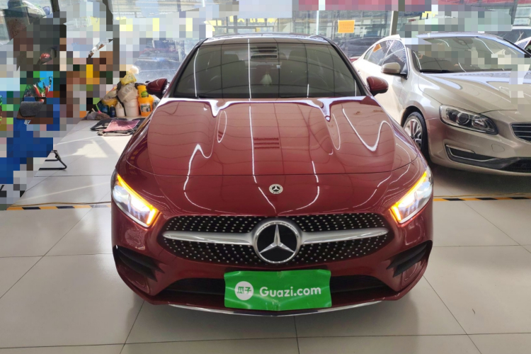 奔驰A级 2021款 A 200 L 运动轿车动感型车身外观2