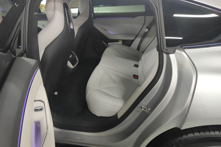 小鹏P7 2025款 702 长续航 Ultra中控内饰7004