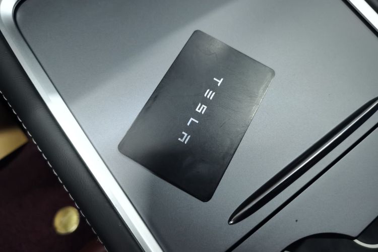 特斯拉 Model Y 2022款 后轮驱动版中控内饰11