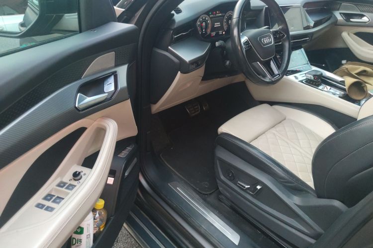 奥迪Q6 2023款 50 TFSI quattro 凌云版 edition one中控内饰20