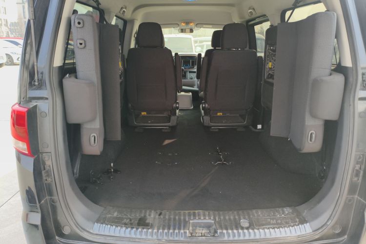 江淮瑞风 瑞风M4 2020款 2.0CTI 柴油 手动劲锐型 国VI机舱底盘23