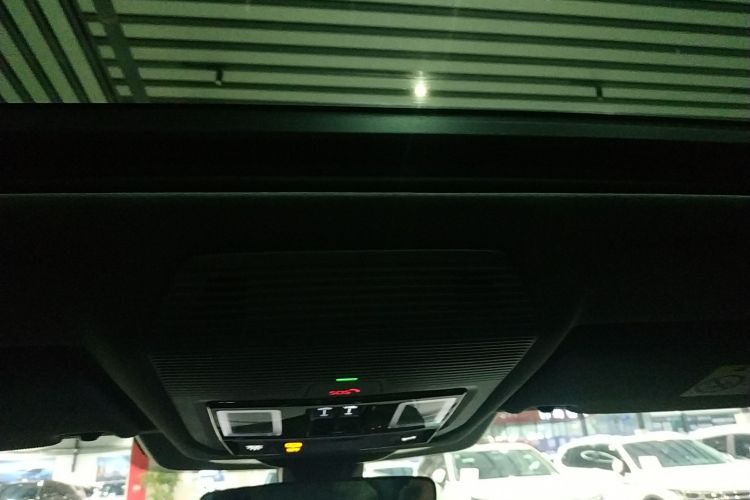 大众 帕萨特 2025款 Pro 380TSI 星空龙尊版中控内饰22