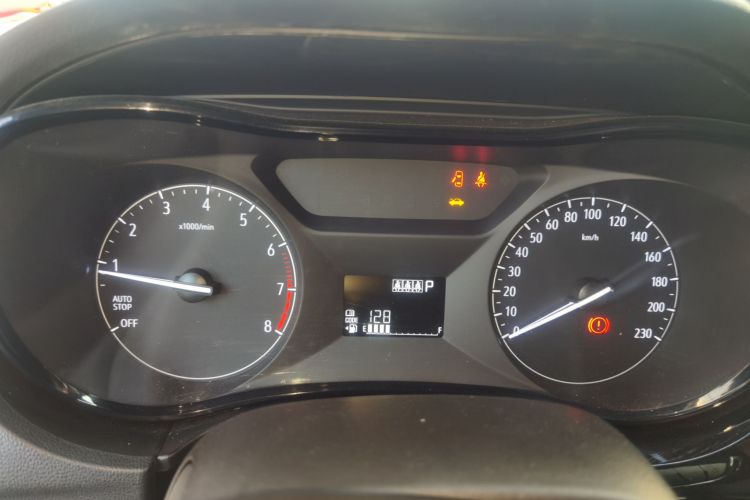 别克 凯越 2020款 15N CVT精英型中控内饰14