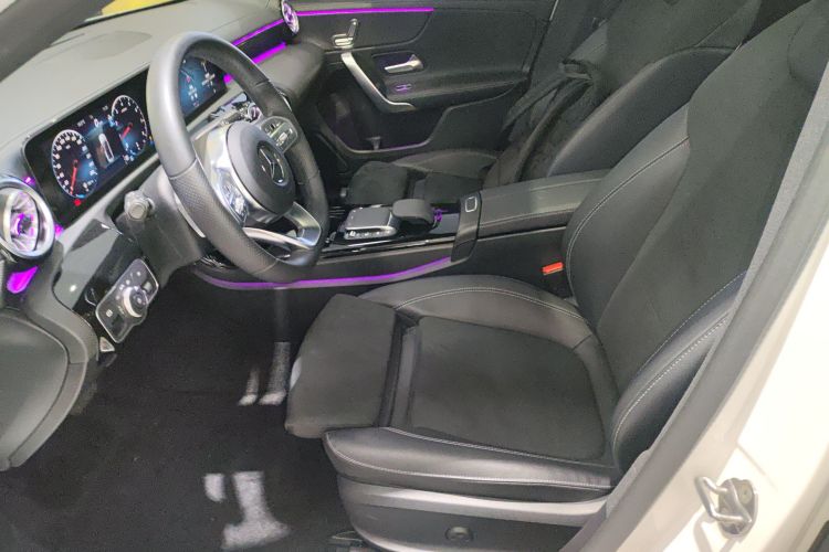 奔驰A级 2022款 改款三 A 200 L 运动轿车时尚型局部细节19