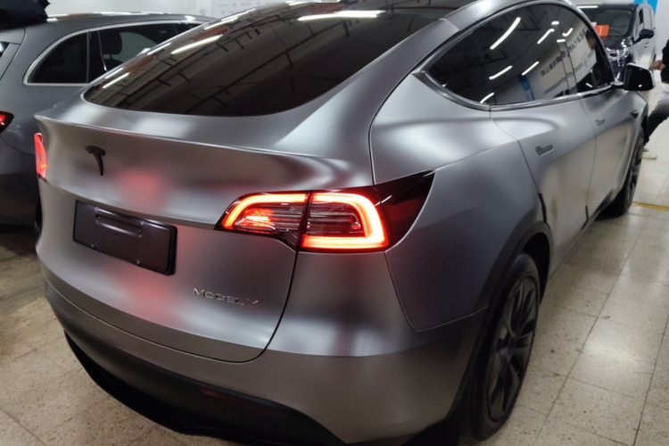 特斯拉 Model Y 2023款 后轮驱动版车身外观7