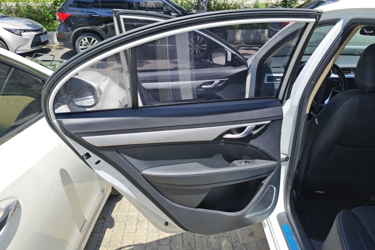 吉利汽车 帝豪 2018款 1.5L CVT向上互联版中控内饰7008