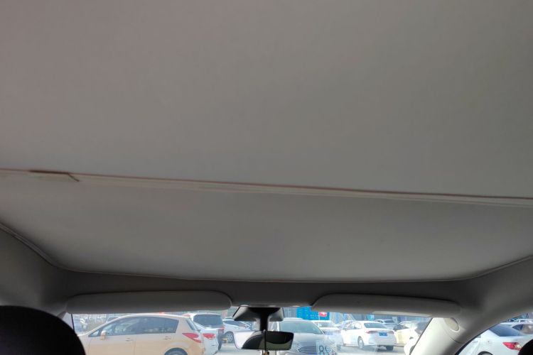 特斯拉 Model Y 2021款 标准续航后驱版中控内饰22