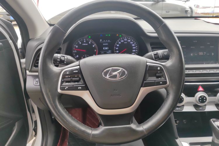 现代 领动 2019款 1.5L CVT智炫·精英型中控内饰13