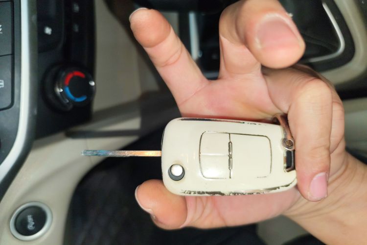 别克 英朗 2021款 典范 1.5L 自动精英型中控内饰11