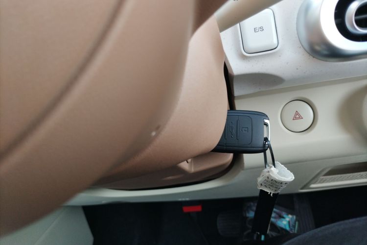 五菱汽车 宏光MINIEV 2024款 第三代 215km 青春版中控内饰11