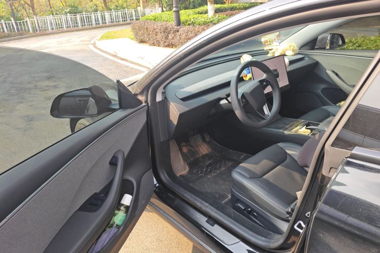 特斯拉 Model 3 2025款 改款 长续航后轮驱动版中控内饰20