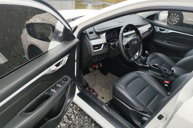 吉利汽车 远景 2020款 改款 1.5L 手动亚运版中控内饰20