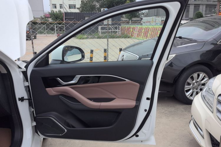 奔腾B70 2024款 龙腾版 1.5T 领跃型中控内饰42