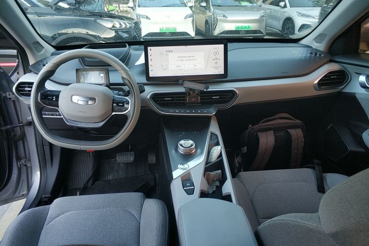 吉利几何A 2019款 升级款 高维标准续航平方版中控内饰7002