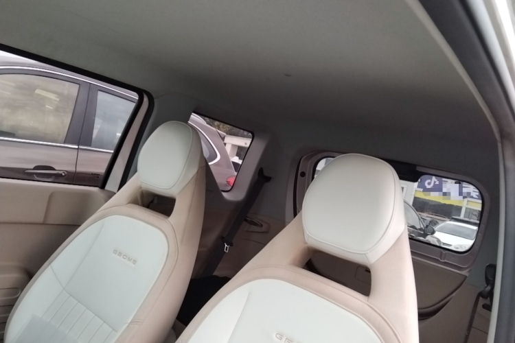 吉利汽车 2023款 熊猫mini 200km 耐力熊中控内饰22