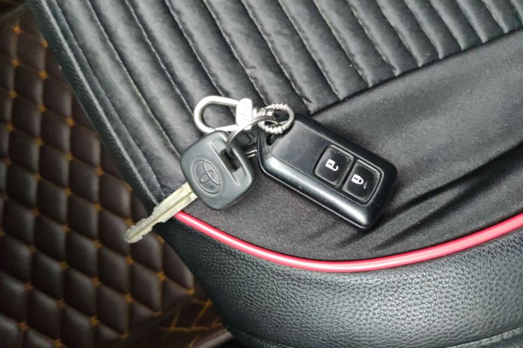 丰田 威驰 2014款 1.3L 手动型尚版中控内饰11