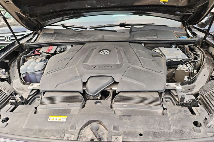 大众 途锐 2020款 3.0TSI 锐享版 国VI机舱底盘24