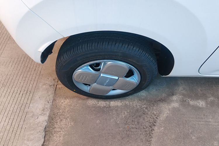 吉利银河 2024款 熊猫mini 200km 耐力熊车身外观6008