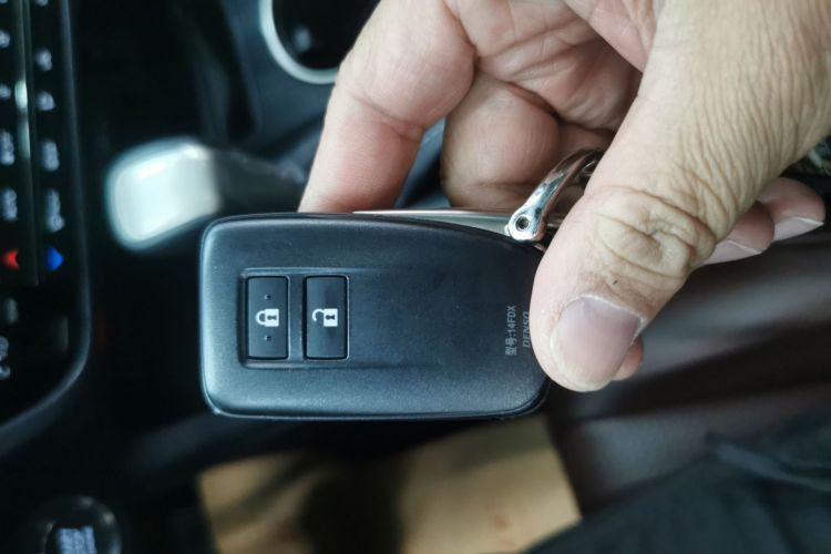 雷克萨斯RX 2020款 改款 300 两驱精英版中控内饰11