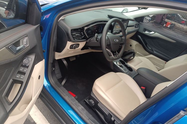 福特 福克斯 2021款 三厢 EcoBoost 180 自动锋潮型中控内饰20