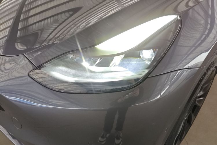 特斯拉 Model Y 2021款 长续航全轮驱动版 3D7局部细节36