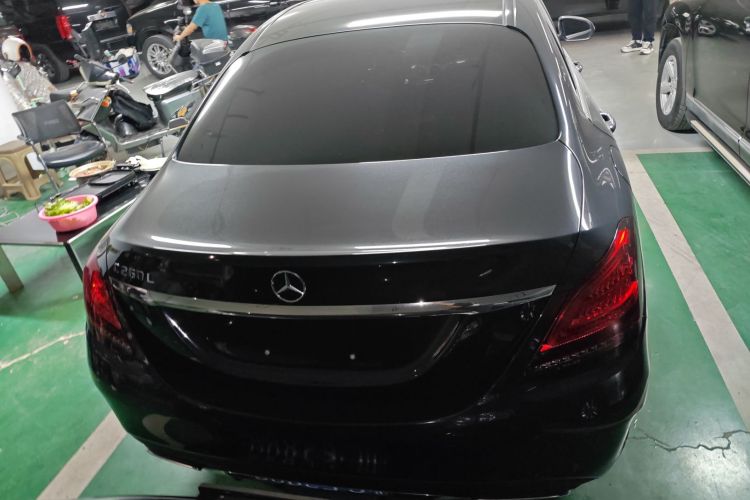 奔驰C级 2019款 C 260 L 运动版车身外观6