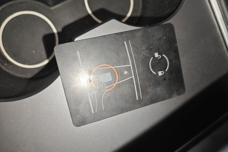 特斯拉 Model Y 2022款 后轮驱动版中控内饰11