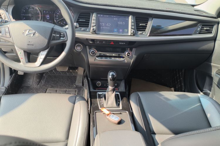 现代 名图 2017款 1.8L 自动智能型GLS 国V中控内饰16