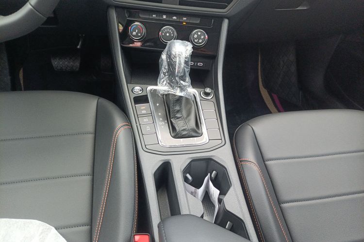 大众 宝来 2025款 改款 200TSI DSG悦行导航版中控内饰18