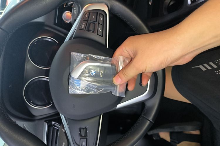 宝马1系 2023款 120i M运动版中控内饰11