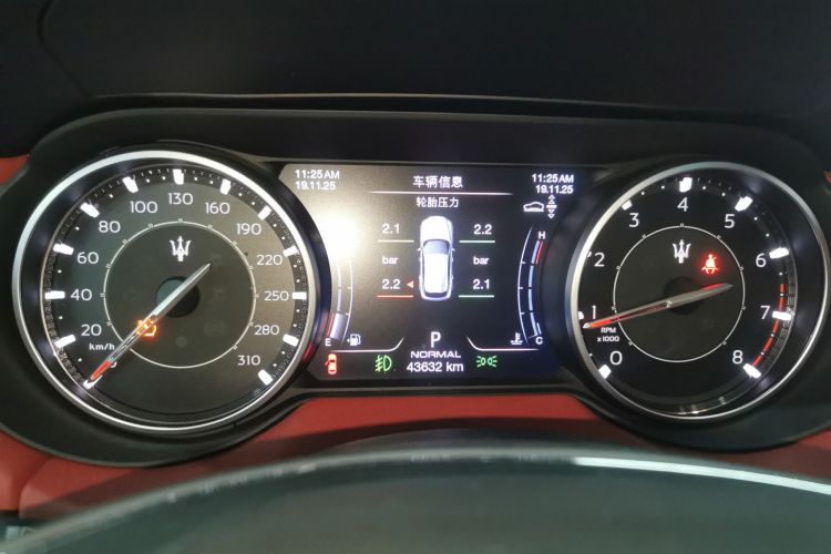 玛莎拉蒂 Levante 2021款 3.0T 标准版中控内饰14
