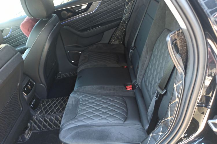 红旗HS5 2019款 2.0T 智联旗领四驱版中控内饰21