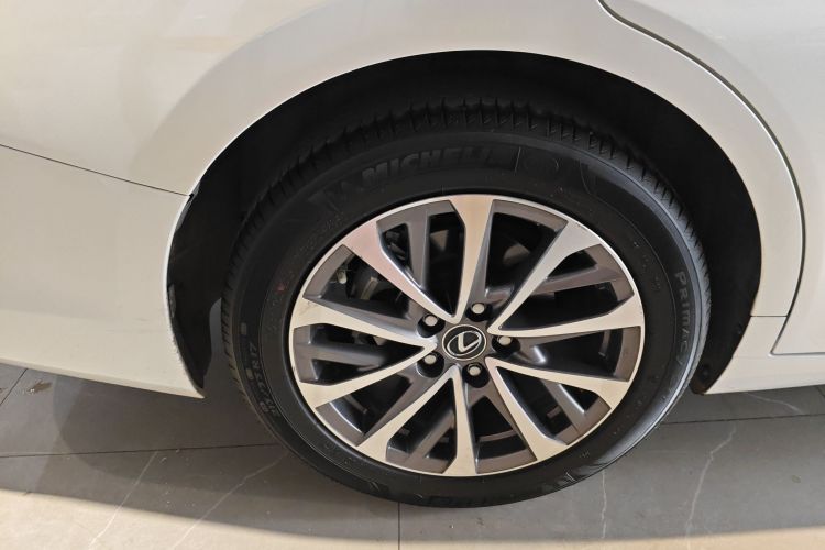 雷克萨斯ES 2022款 260 卓越版车身外观6008