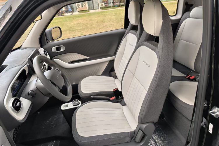 吉利银河 2025款 210km 熊猫卡丁中控内饰20