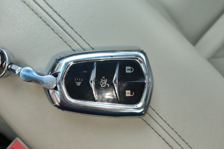 凯迪拉克XTS 2016款 28T 技术型中控内饰7001