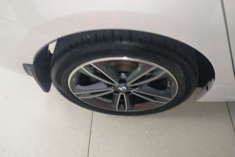 宝马1系 2021款 改款 120i M运动版车身外观6003